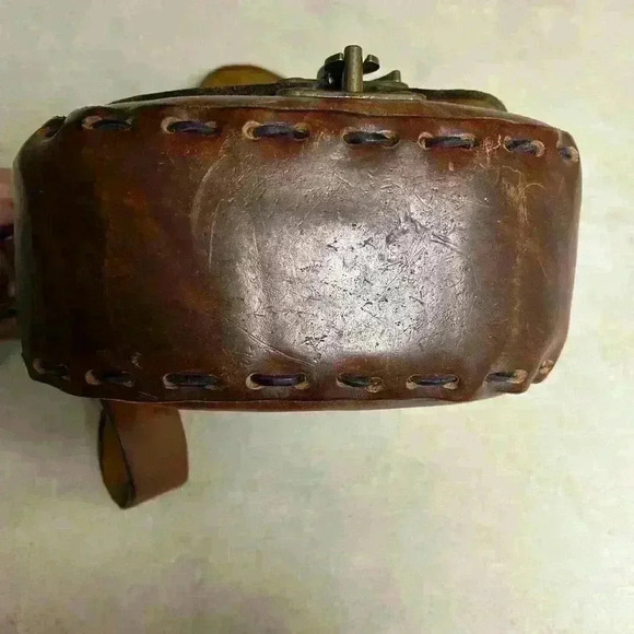 Western Leather latch closure purse with design - Picture 5 of 8